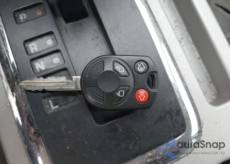 2010 Ford Escape Xlt z USA, uszkodzony, nr VIN 1FMCU9D77AKD37005